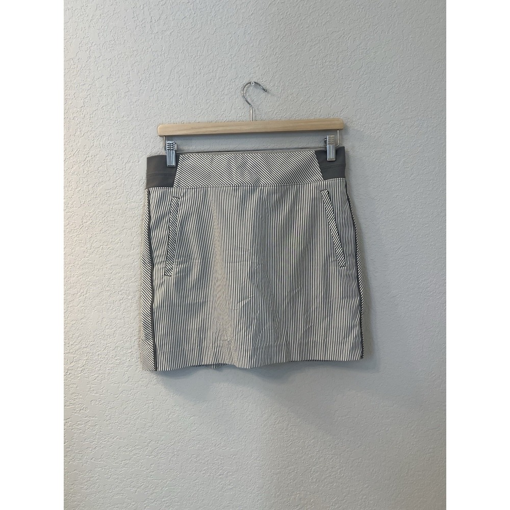 ATHLETA Brooklyn Textured Skort Gray White Stripe‎ Lined Stretch Size 8